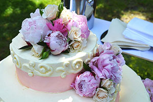 Flower decorated cakes